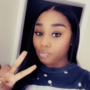 Meet your Posher, Latosha